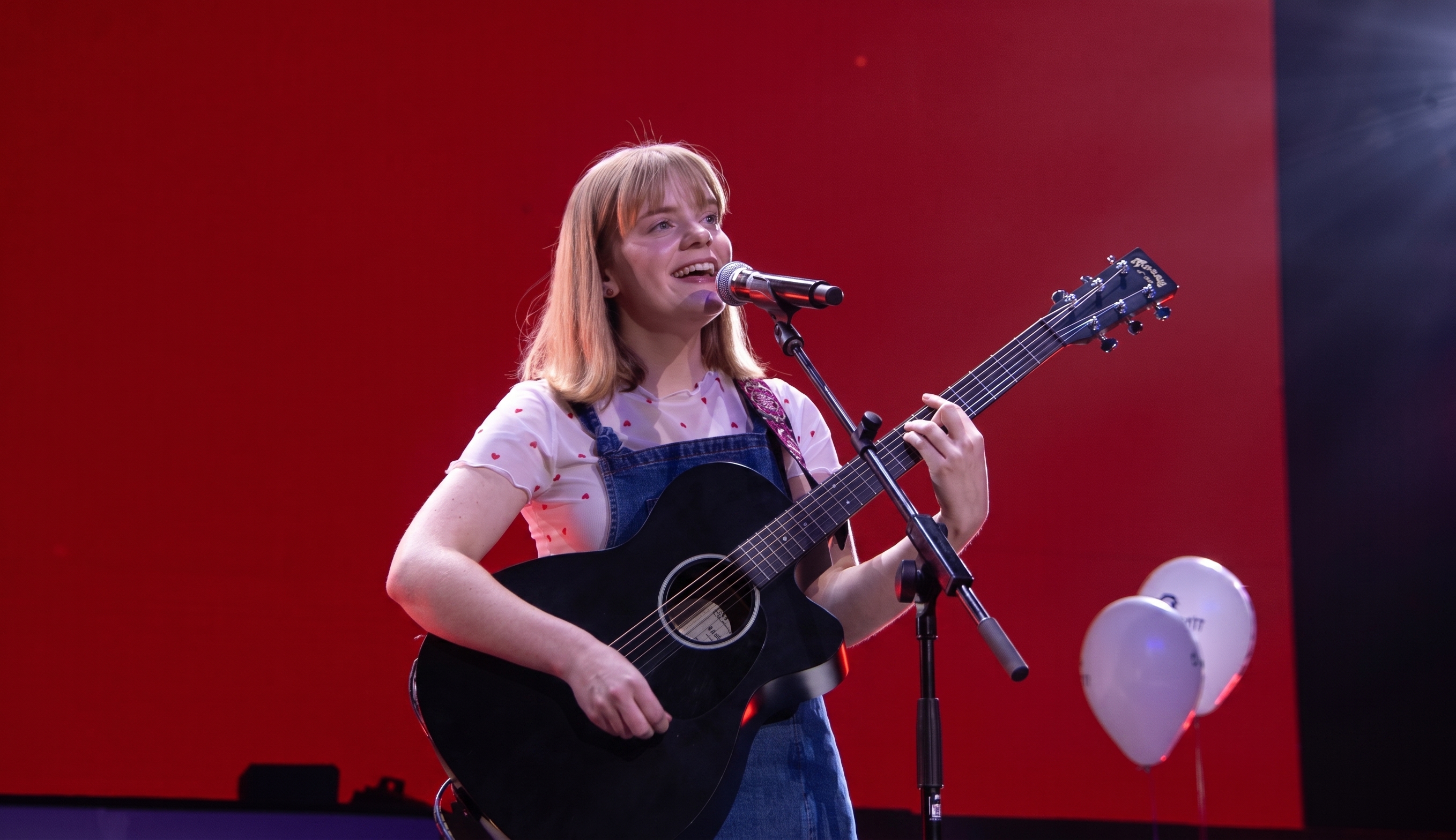 2026 graduate performs at O2 Arena for Peter Kay